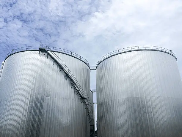 Application of stainless steel oil tank